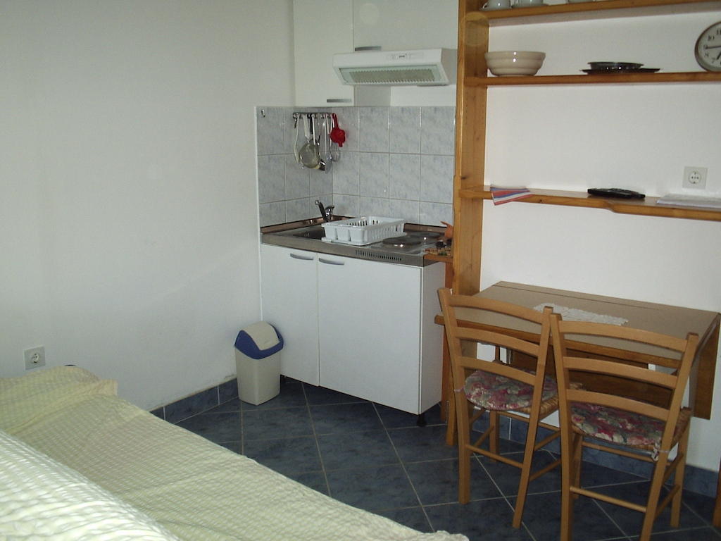 Apartments Holiday ลุมบาร์ดา ห้อง รูปภาพ