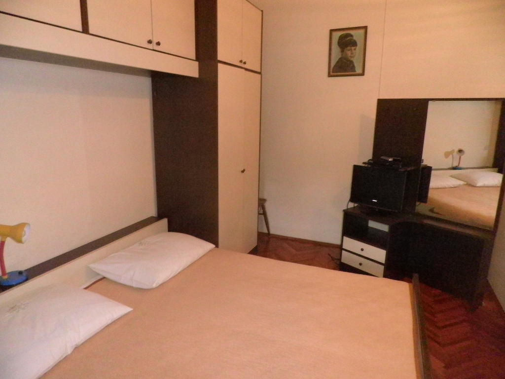 Apartments Holiday ลุมบาร์ดา ภายนอก รูปภาพ